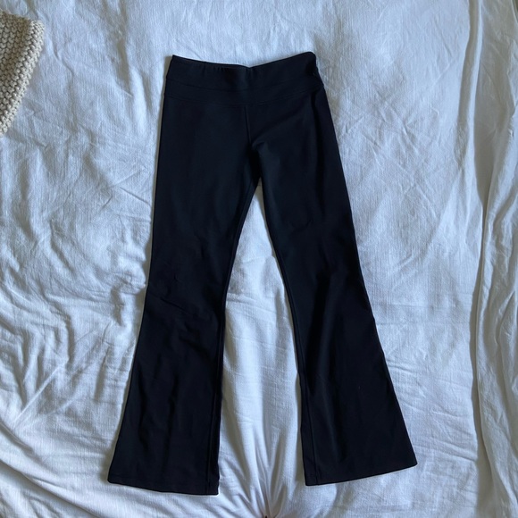 Lululemon Black Flare Leggings - 6 regular - Picture 2 of 4